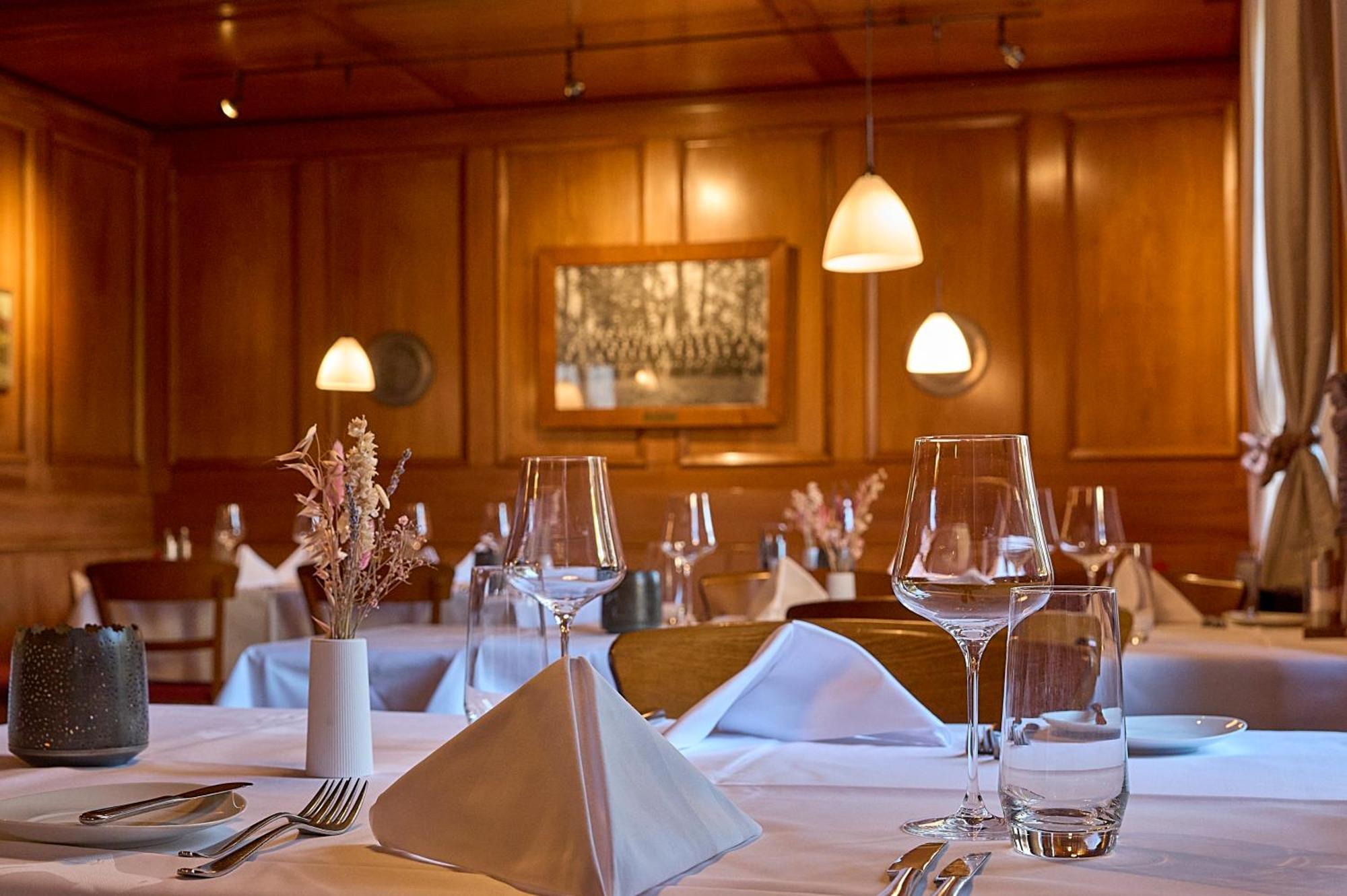 Hotel Gasthof Zum Ochsen Arlesheim Buitenkant foto